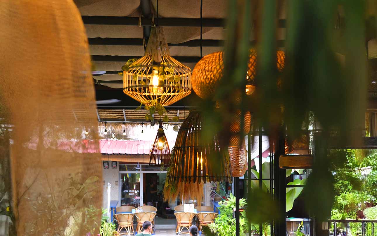 Unique interior design of Oasis Food restaurant Lamai